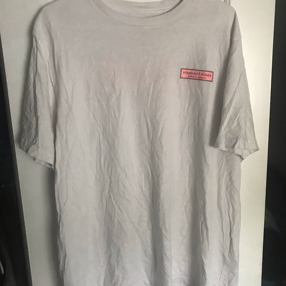 vineyard vines white t-shirt